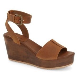 Hinge wooden platform wedge